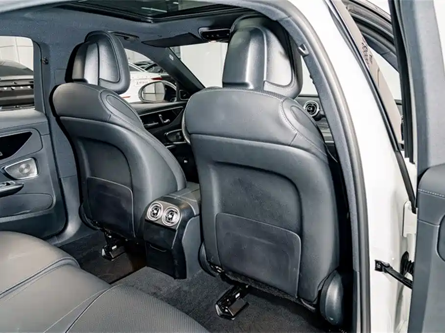 Mercedes-Benz C-Class 2023 — фото 20
