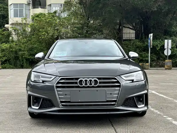Audi A4L 2019