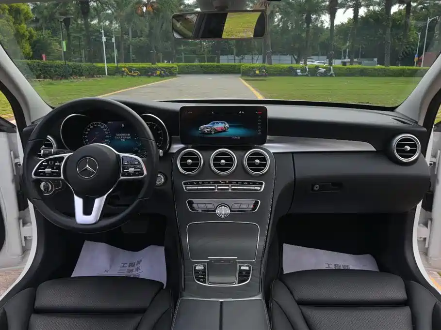 Mercedes-Benz C-Class 2019 — фото 23