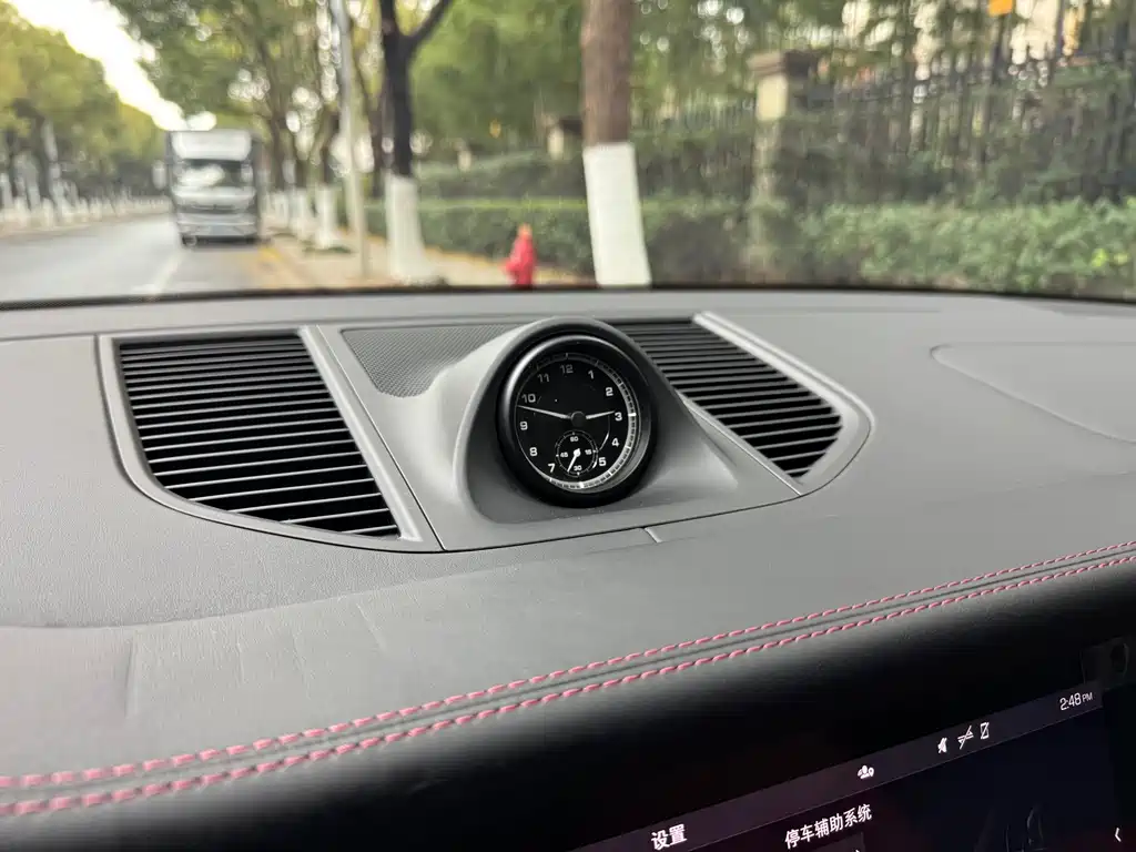 Porsche Macan 2023 — фото 11