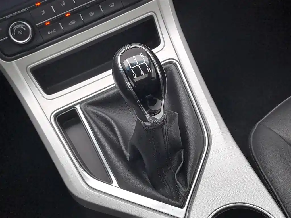 Geely Vision 2018 — фото 13