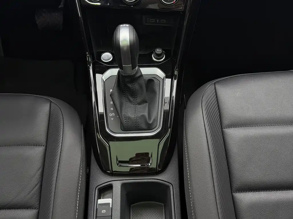 Volkswagen T-Roc 2022 — фото 12