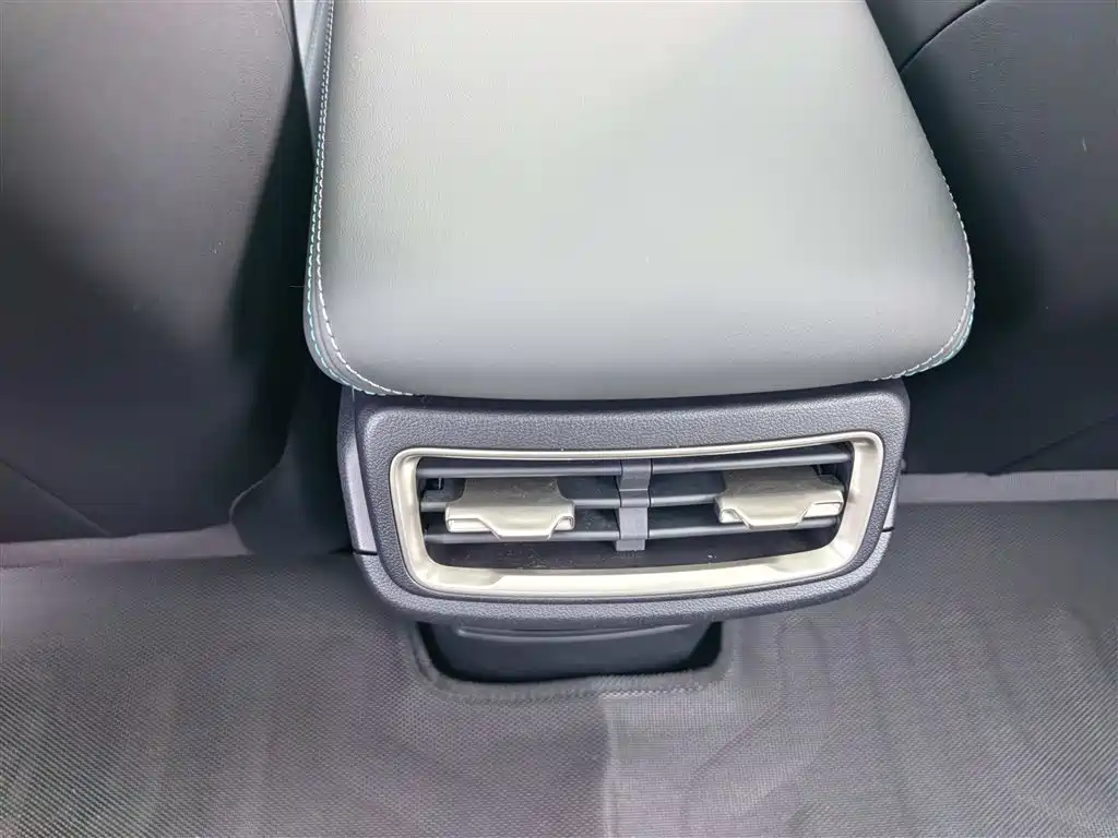 BYD Qin L 2025 — фото 10