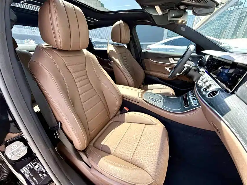 Mercedes-Benz E-Class 2023 — фото 9