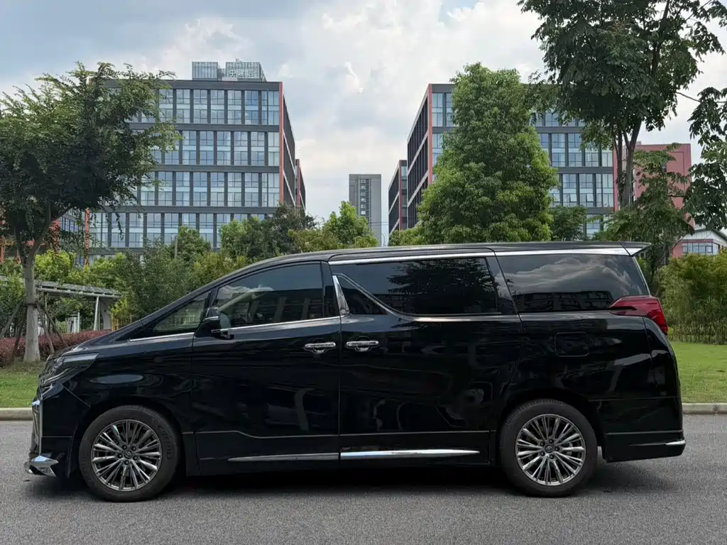 Toyota Alphard 2019 — фото 8