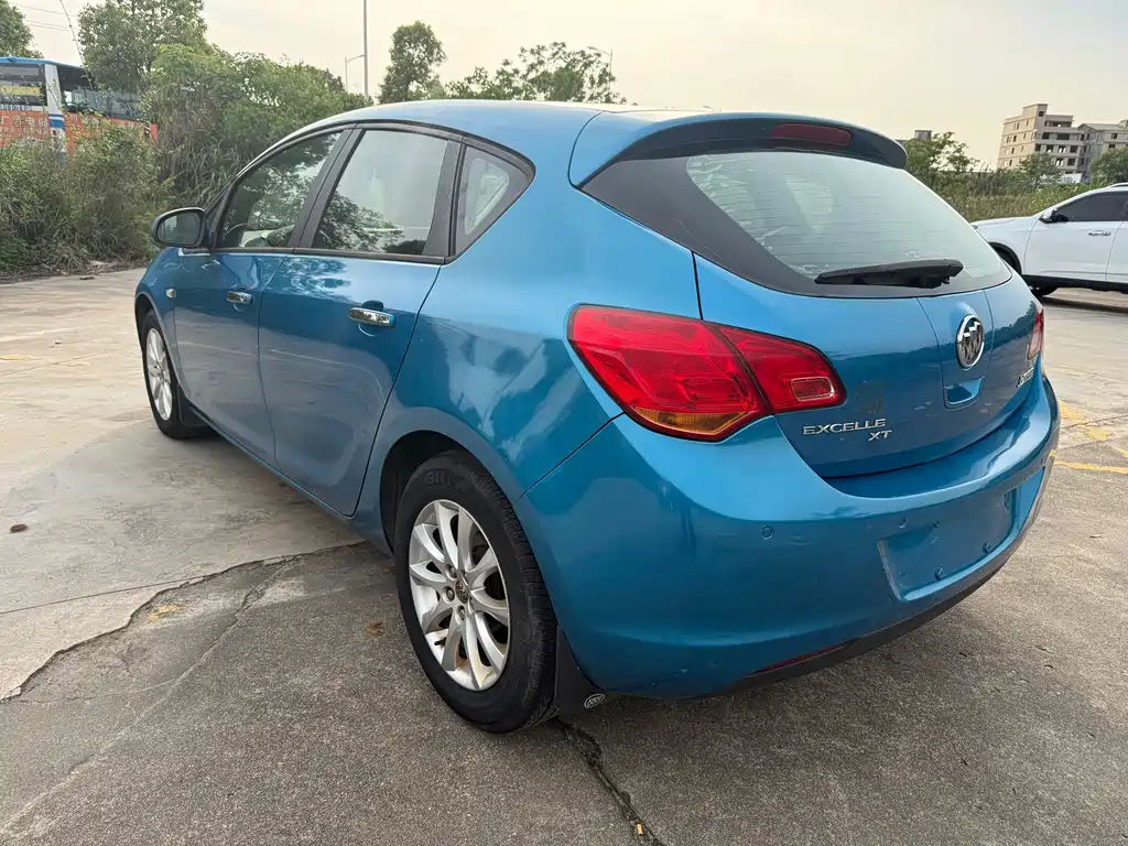 Buick Excelle 2012