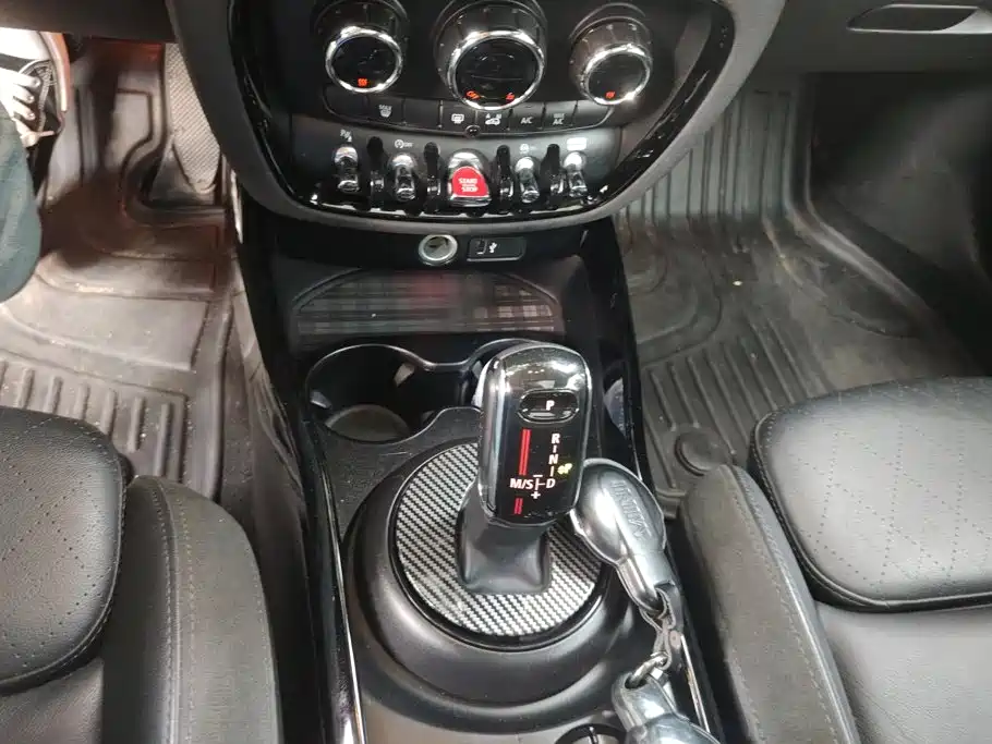 MINI Clubman 2020 — фото 16