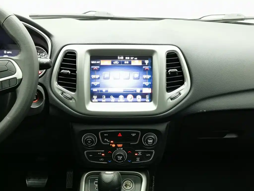 Jeep Compass 2018 — фото 12