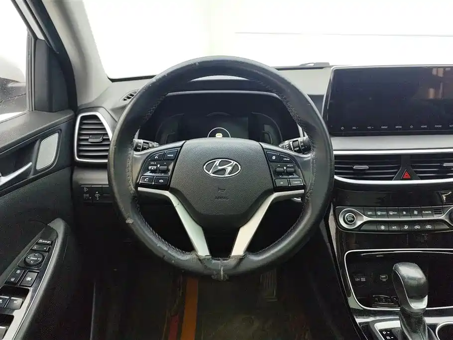 Hyundai Tucson 2019 — фото 15