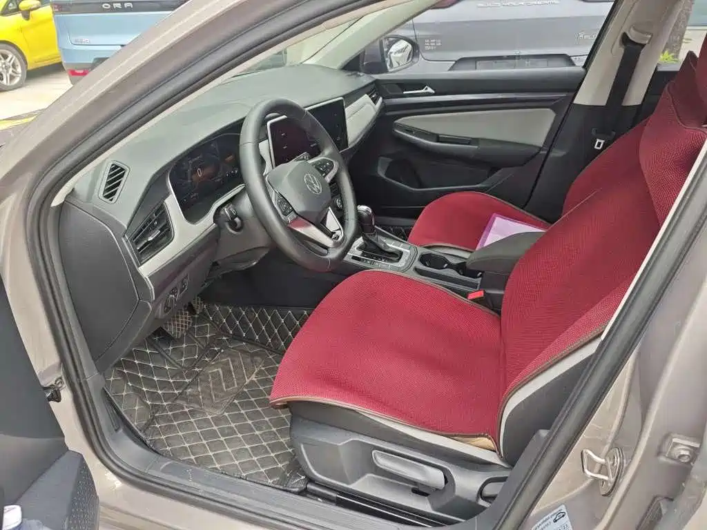 Volkswagen Bora 2023