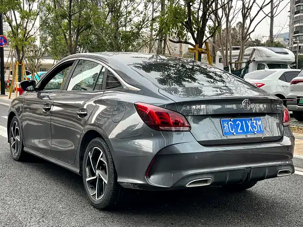 MG MG5 2021