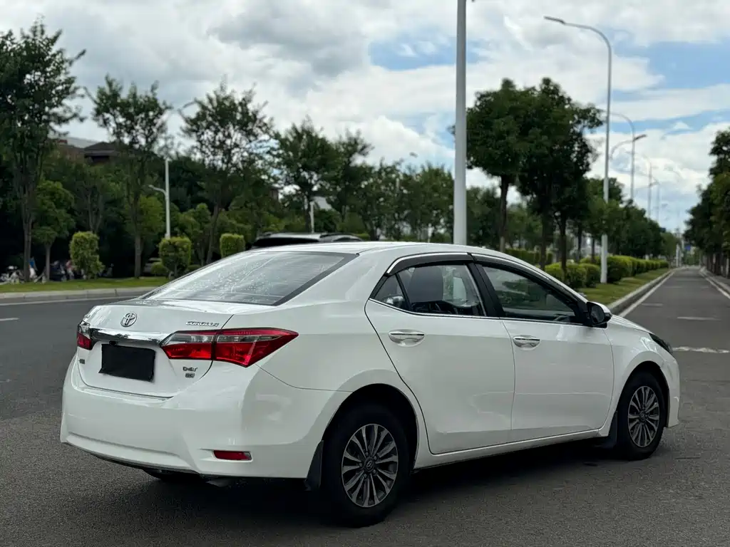 Toyota Corolla 2017 — фото 15