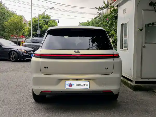 Li Auto L8 2023
