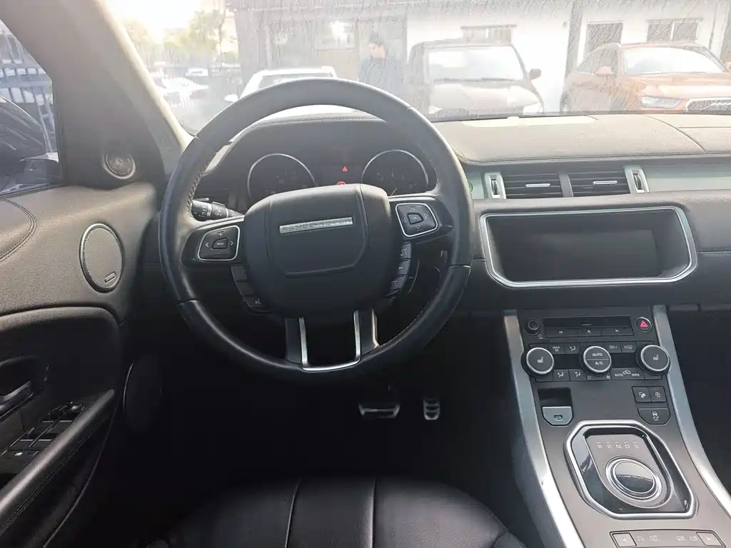 Land Rover Evoque 2018 — фото 9