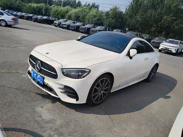 Mercedes-Benz E-Class 2022