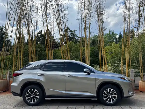 Lexus RX 2022