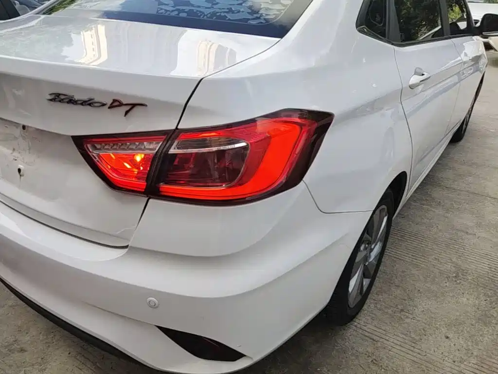 Changan Eado DT 2018 — фото 24