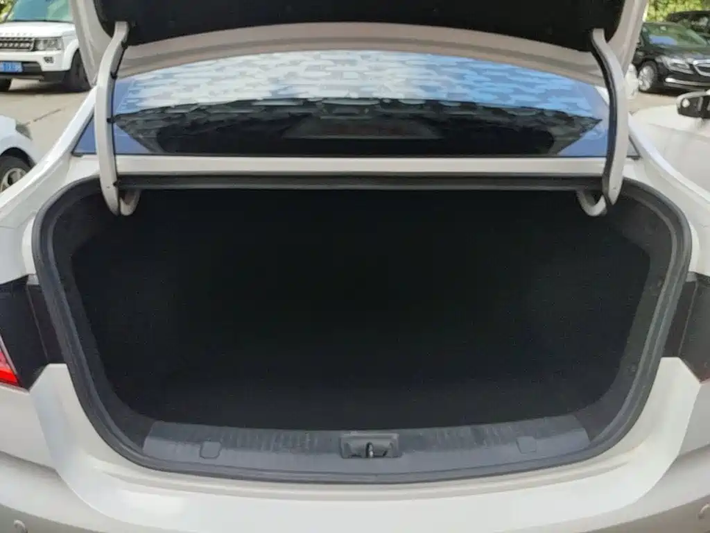 Changan Eado DT 2018 — фото 15