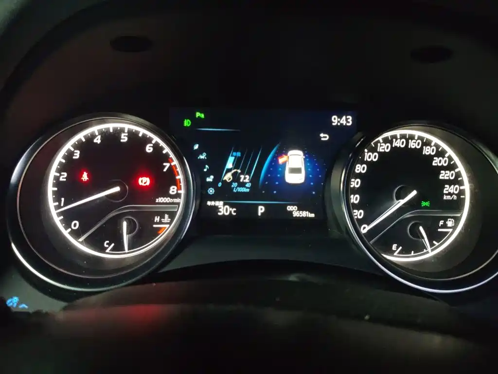 Toyota Camry 2020 — фото 12