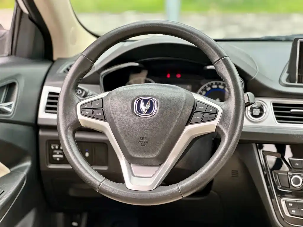 Changan Yuexiang V7 2015 — фото 36