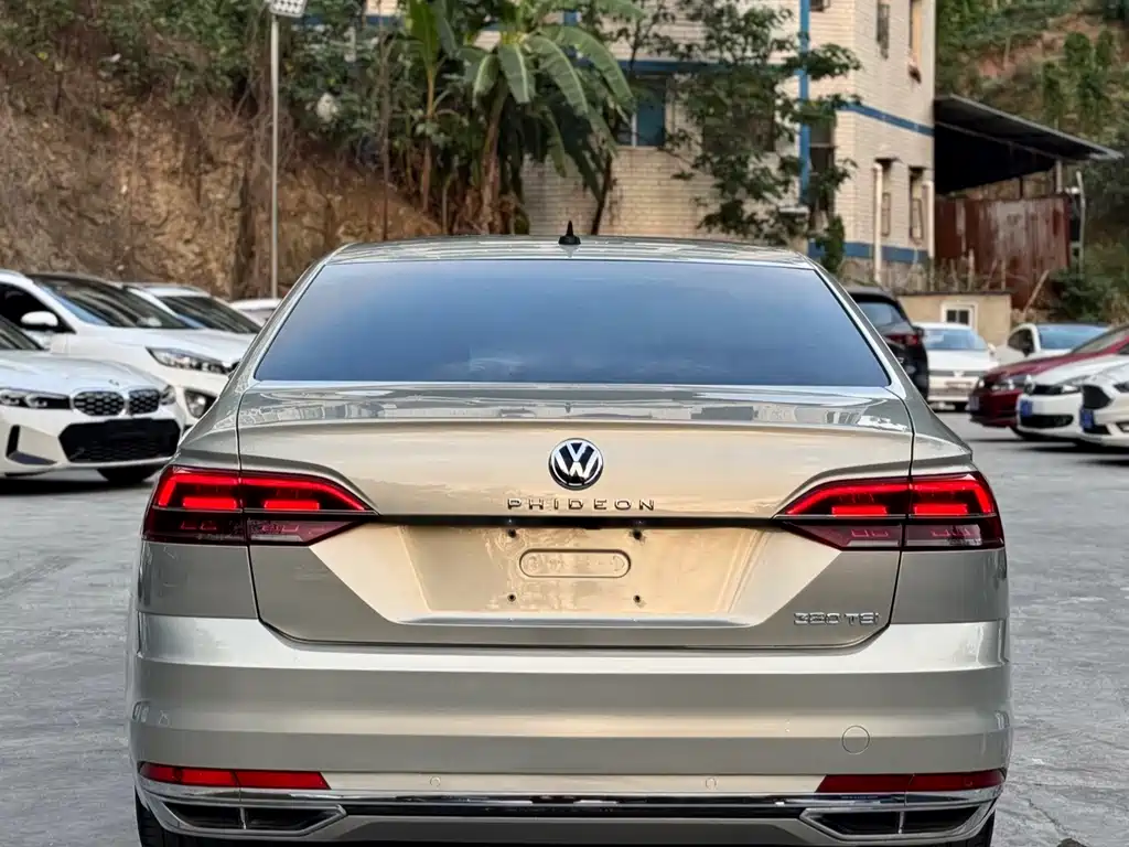 Volkswagen Phideon 2018 — фото 9