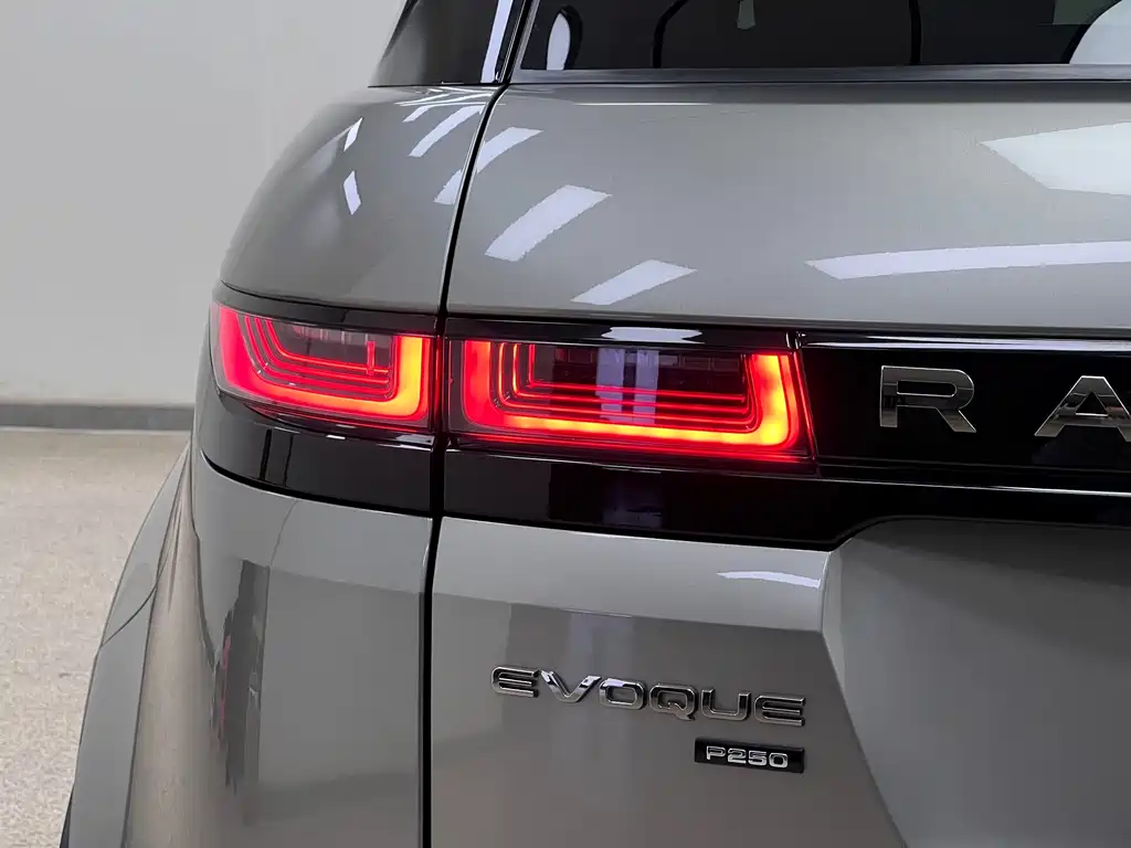 Land Rover Evoque 2021 — фото 9