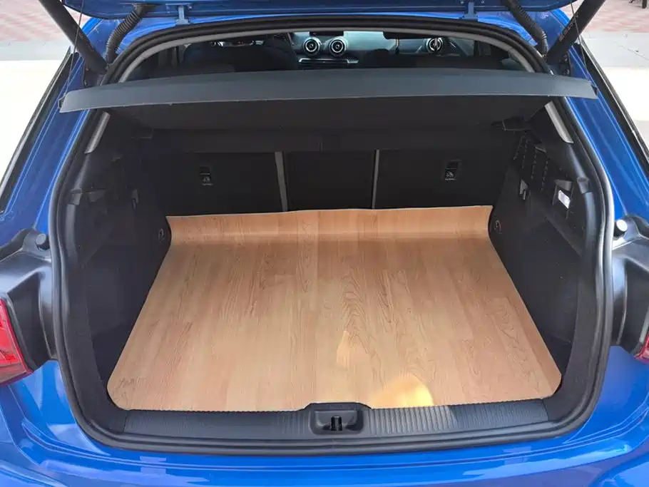 Audi Q2L 2025