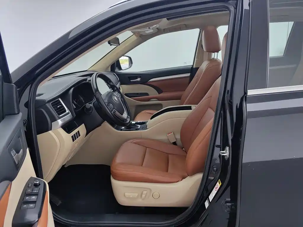 Toyota Highlander 2015 — фото 10