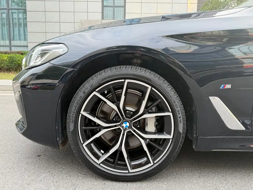 BMW 5 Series 2022