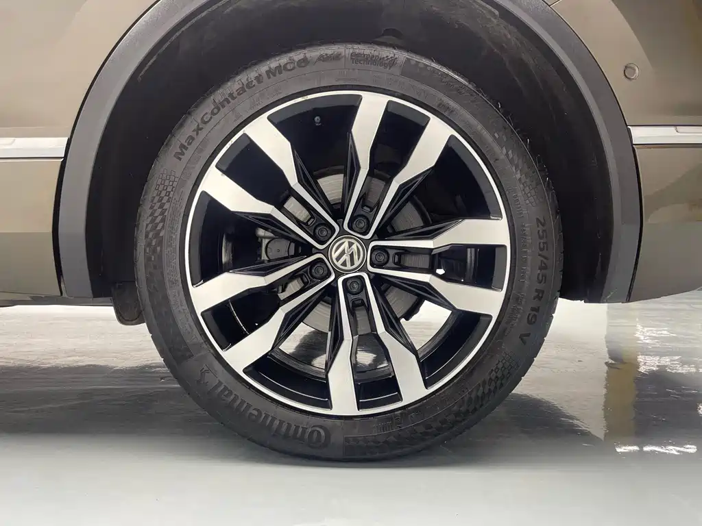Volkswagen Tiguan L 2020 — фото 21