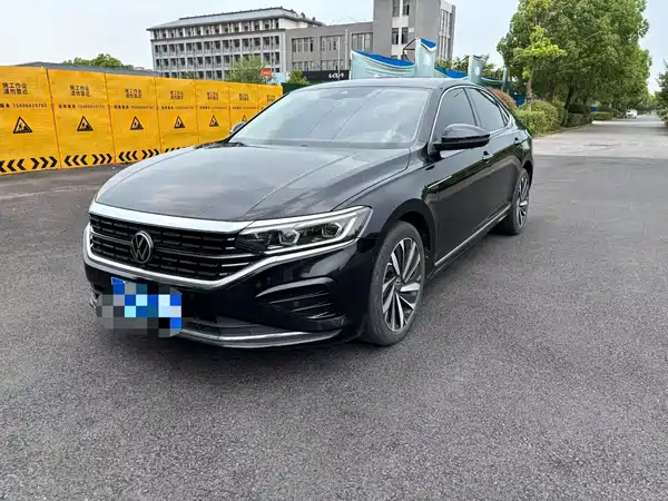 Volkswagen Passat 2023