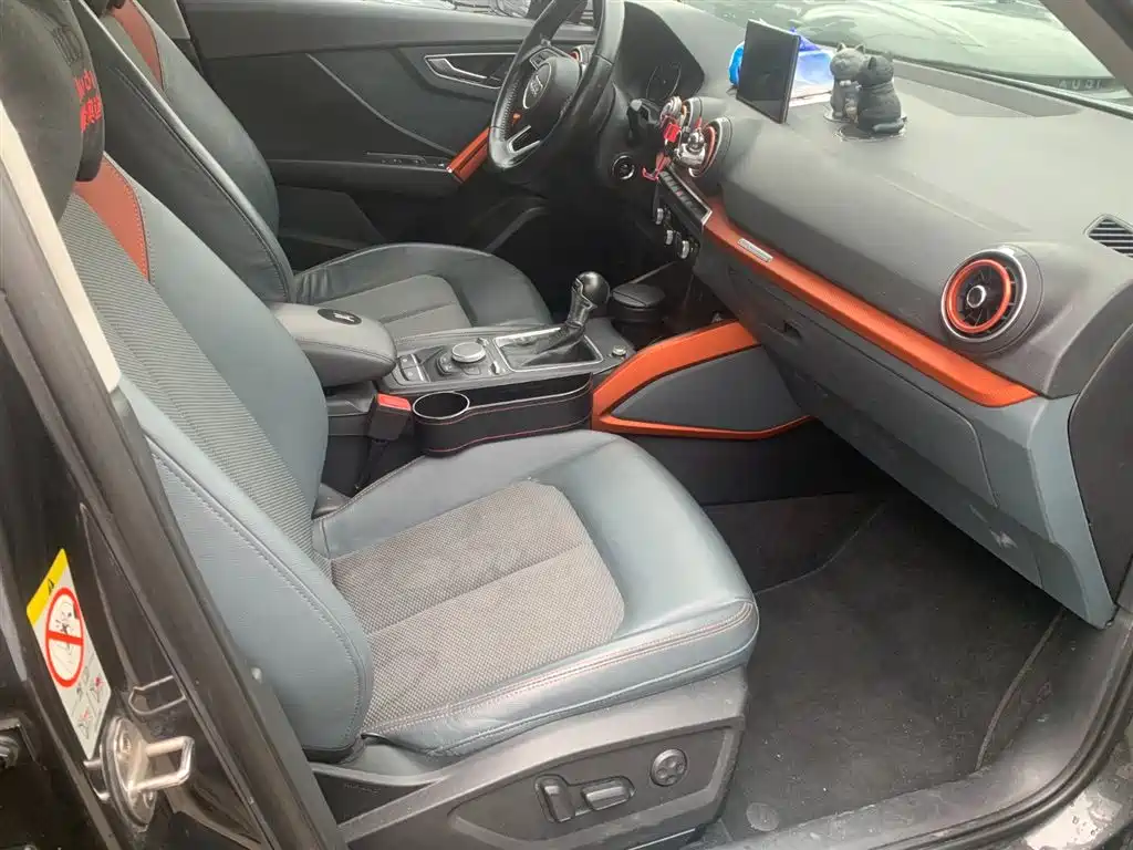 Audi Q2L 2019