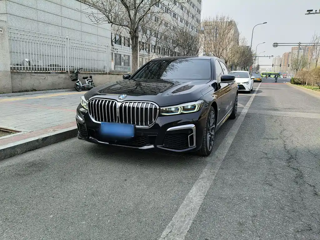 BMW 7 Series 2019 — фото 1