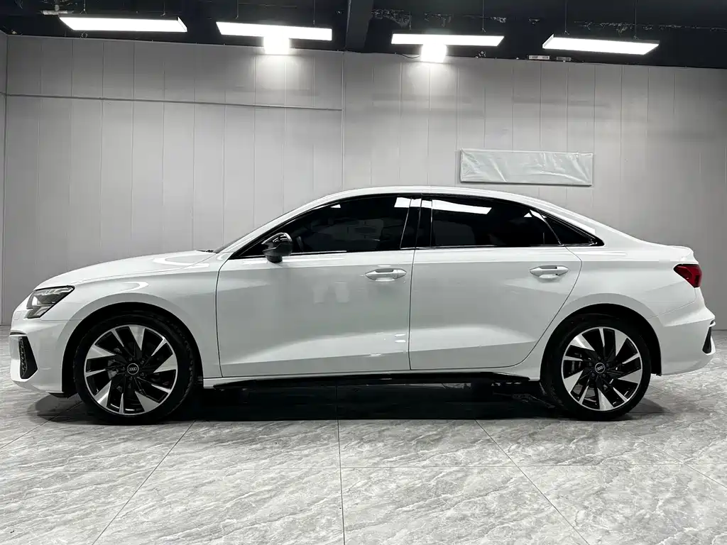 Audi A3 2022 — фото 9