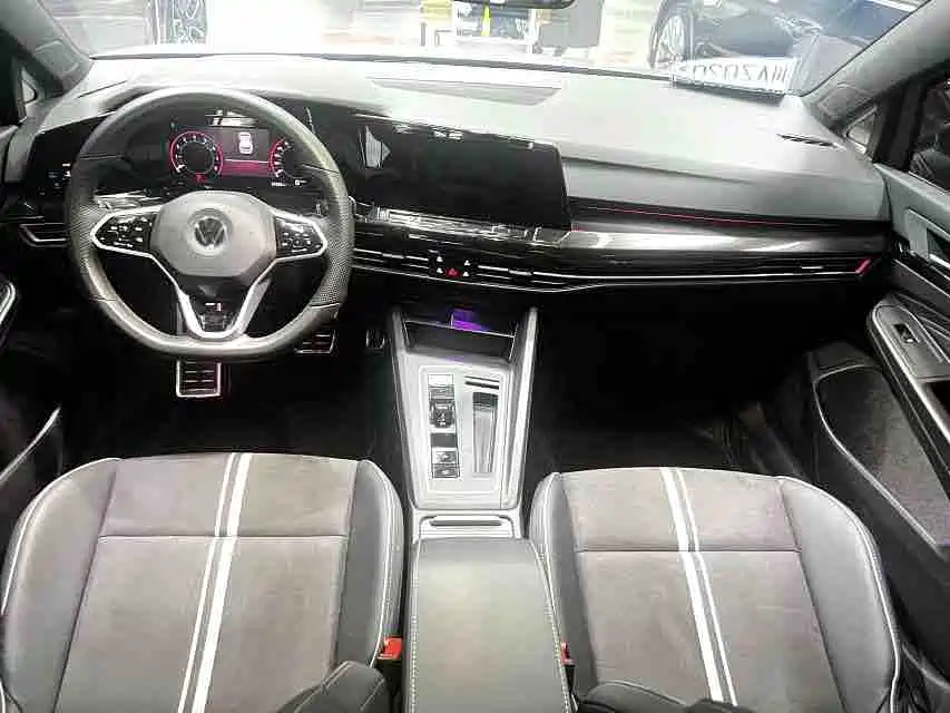 Volkswagen Golf 2024