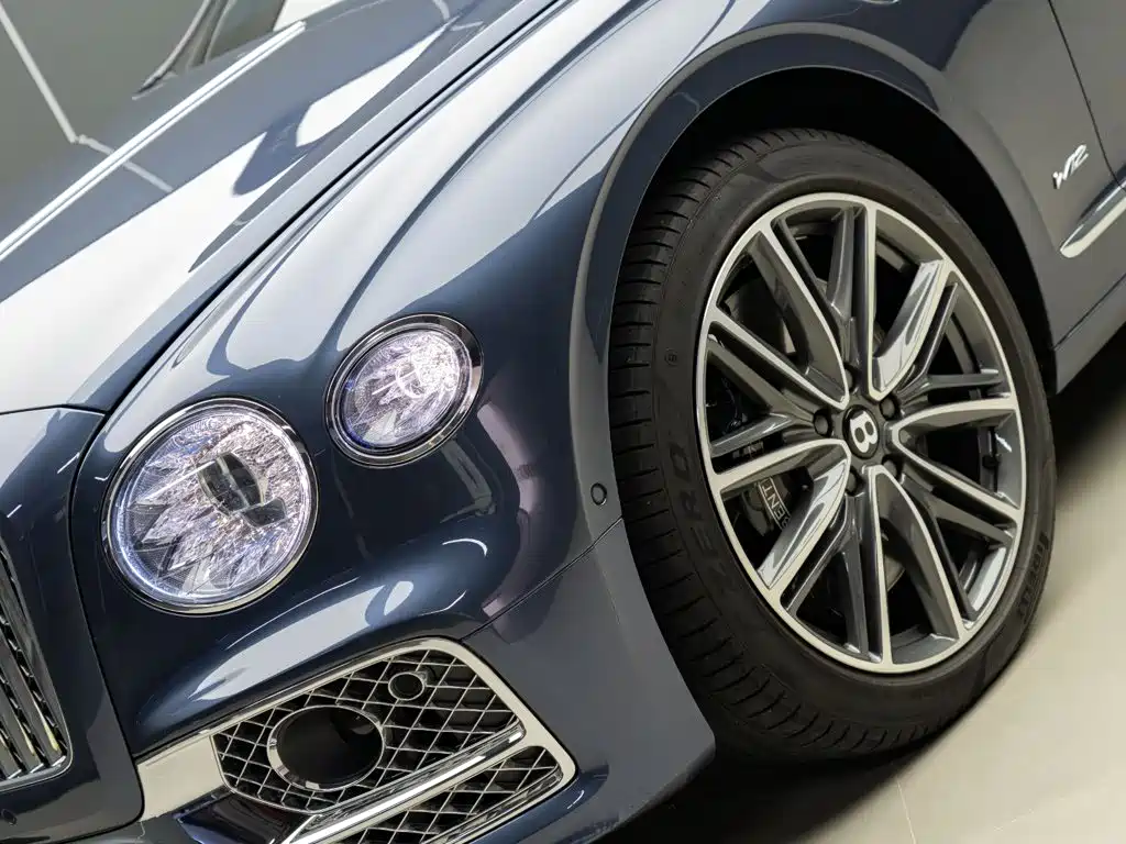 Bentley Flying Spur 2020 — фото 3