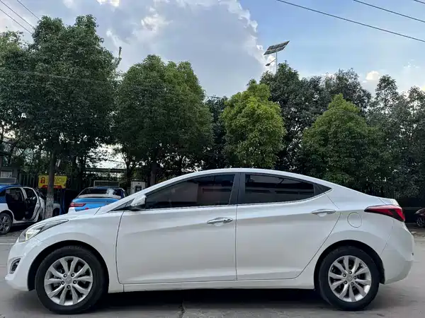 Hyundai Elantra Langdong 2017