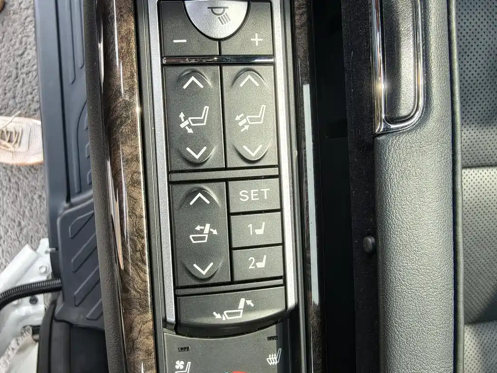 Toyota Alphard 2021 — фото 22
