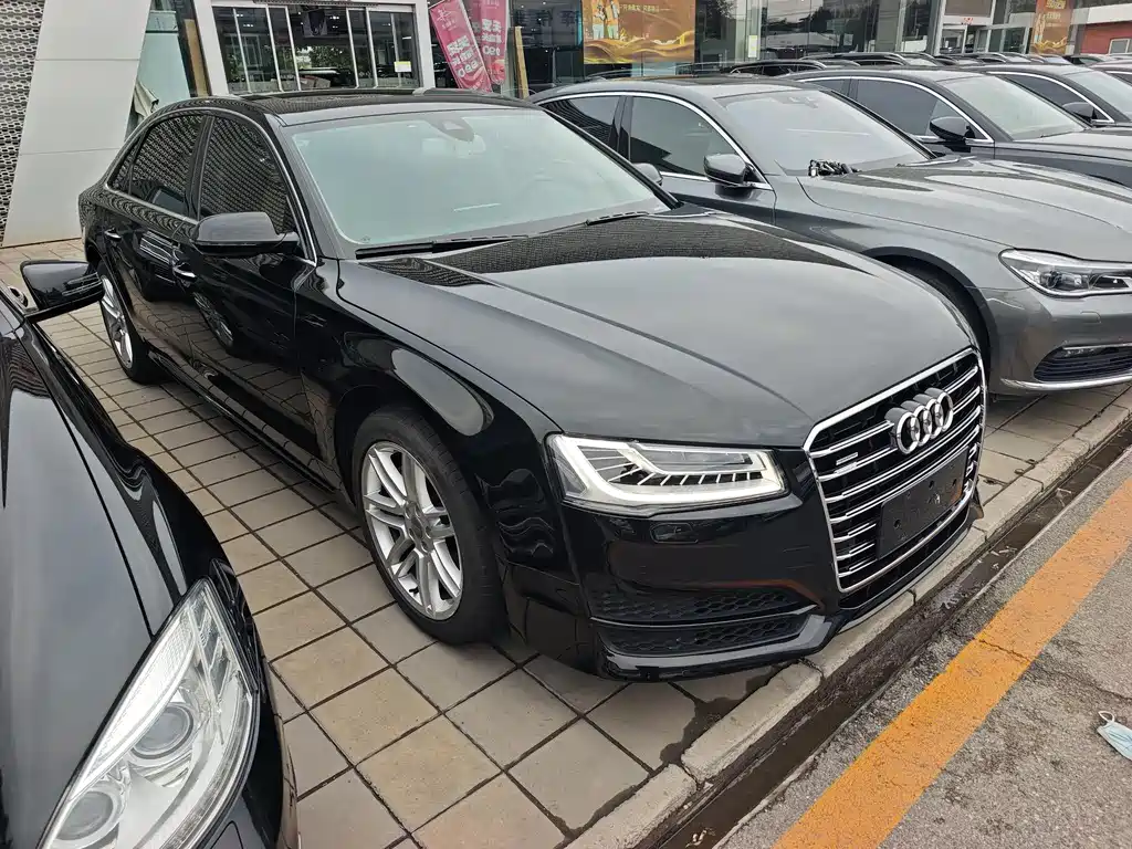 Audi A8 2018 — фото 3