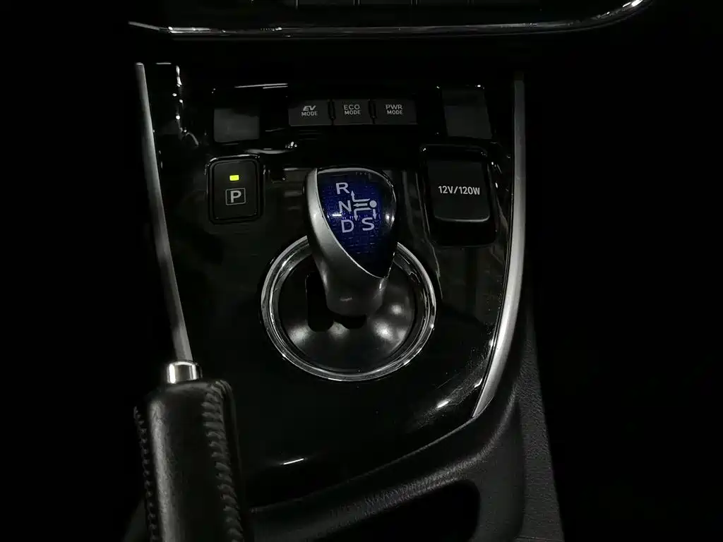 Toyota Corolla 2017 — фото 13