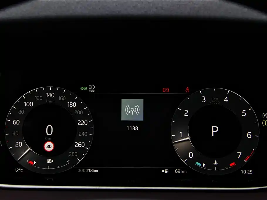 Land Rover Evoque 2025 — фото 15