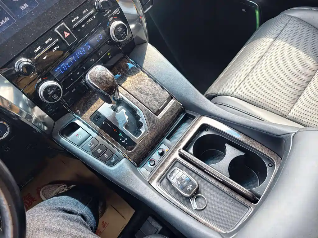 Toyota Alphard 2021 — фото 15