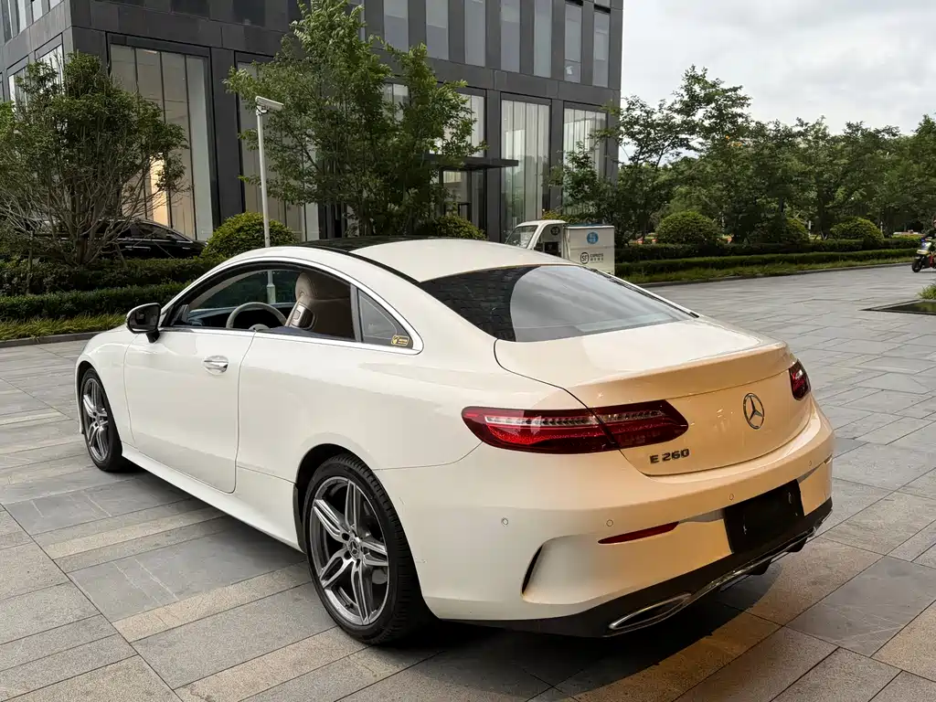 Mercedes-Benz E-Class 2021 — фото 14
