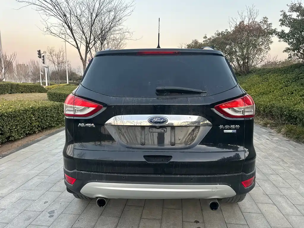 Ford Kuga 2015 — фото 12
