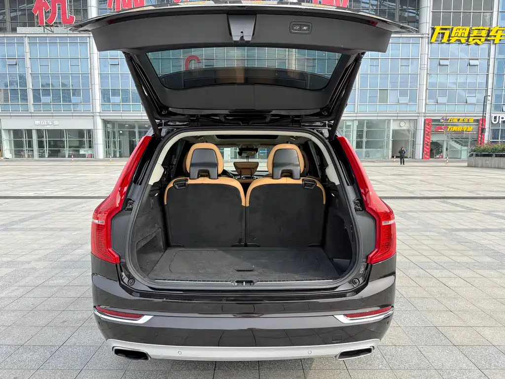Volvo XC90 2016 — фото 12