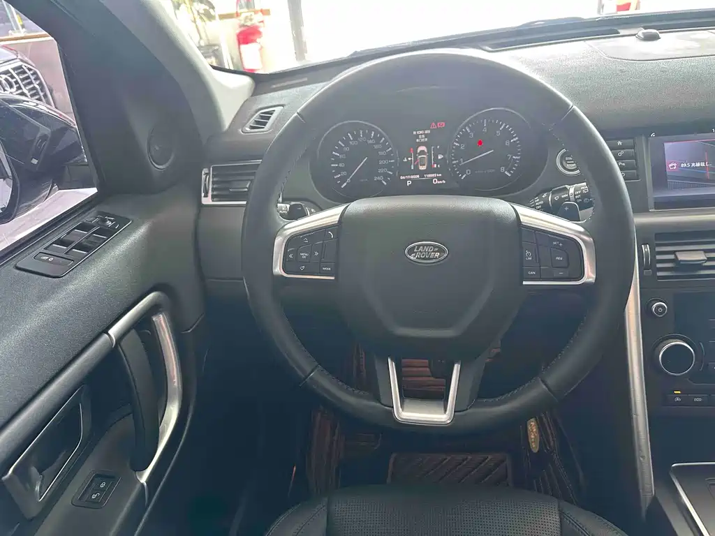 Land Rover Discovery Sport 2016 — фото 14