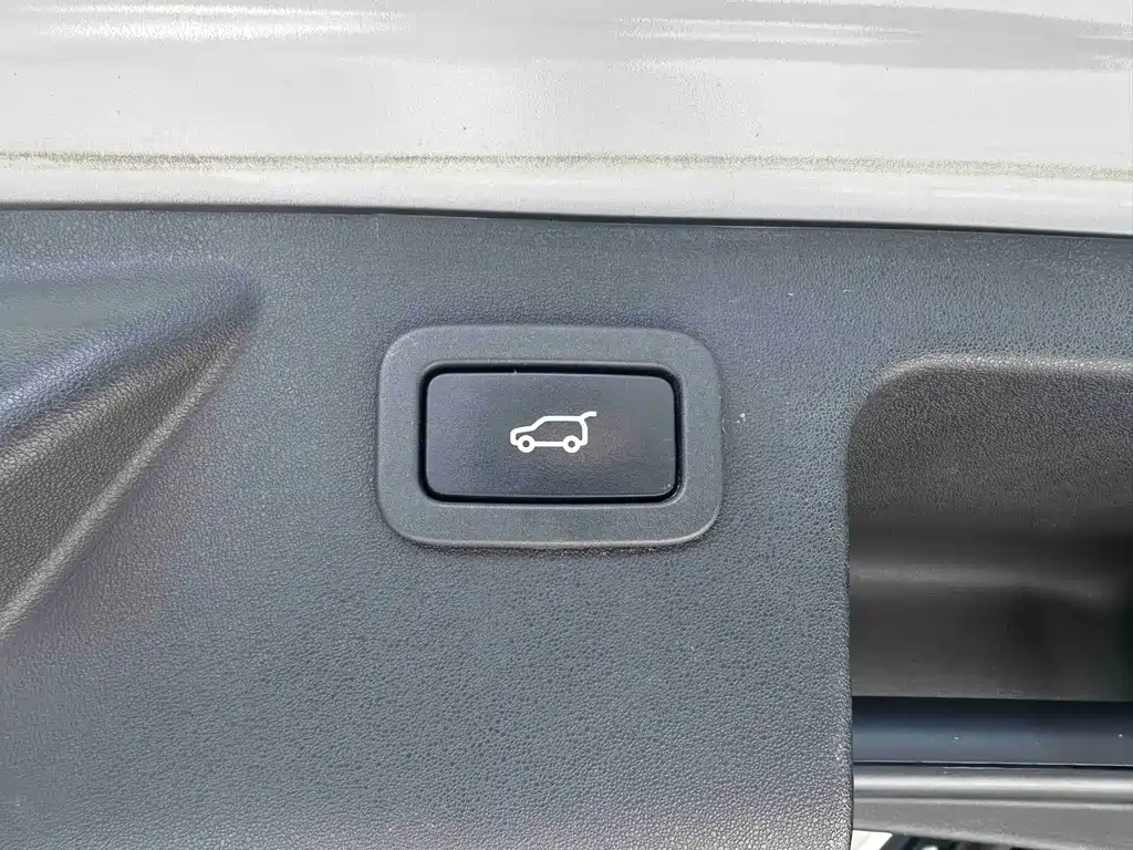 Land Rover Discovery Sport 2016 — фото 18