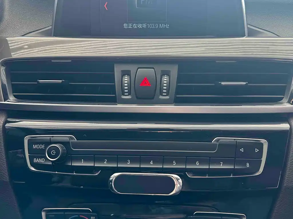 BMW X1 2018 — фото 15
