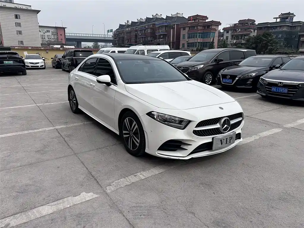 Mercedes-Benz A-Class 2019 — фото 3