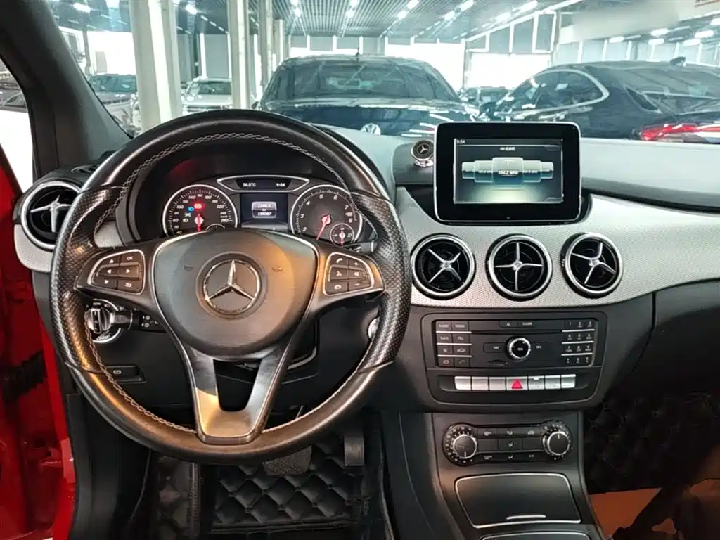 Mercedes-Benz B-Class 2016 — фото 10